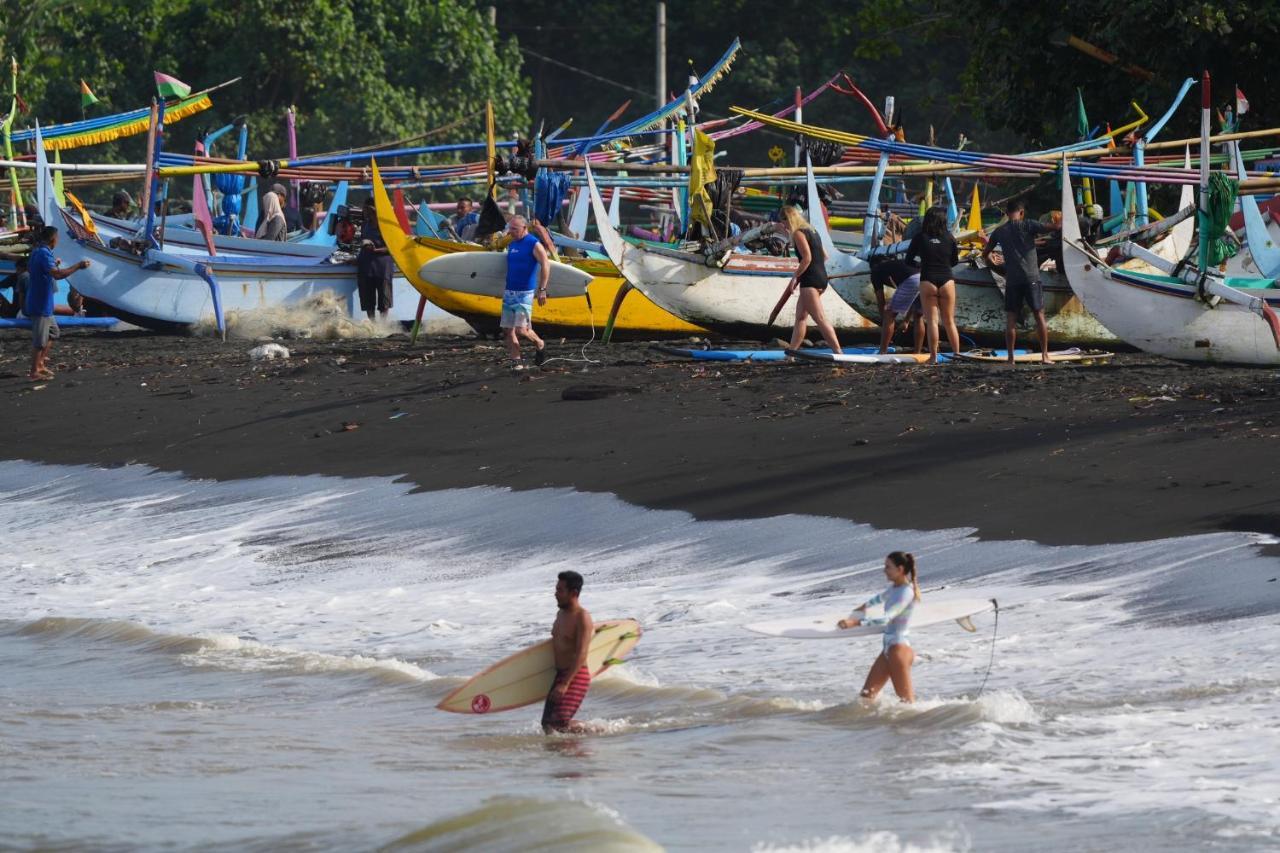 Surfers Villa Medewi Jembrana المظهر الخارجي الصورة